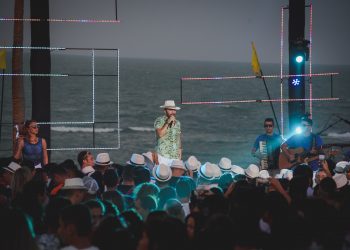 Cantor Felipão lança clipe da música “Carro Equipado” gravado no DVD “Felipão na Minha Praia”