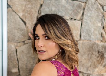 Flávia Alessandra estrela campanha de lingerie para a marca Nayane Rodrigues