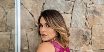 Flávia Alessandra estrela campanha de lingerie para a marca Nayane Rodrigues