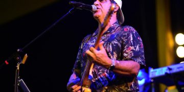 Durval Lélys e Dennis DJ agitam a sexta-feira do Camarote Mucuripe