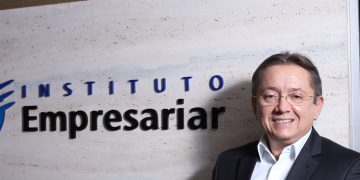 CEO do Instituto Empresariar palestra sobre gestão de empresas familiares