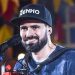 Skyler Menswear firma parceria com cantor e compositor Renno