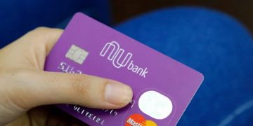 Sucesso entre o público jovem, Nubank acaba com a lista de espera pelo cartão de crédito