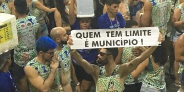 As melhores plaquinhas de cantadas do Fortal 2019