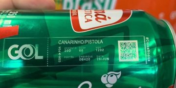 Gol lança check-in com impressão em lata de Guaraná Antarctica