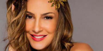 Claudia Leitte instiga fãs para lançar o novo hit Bandera