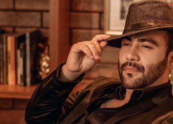 Felipão comemora 20 anos de carreira com show acústico