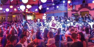 Fim de semana com Wallas Arrais, Sousete, festa Halloween e muito mais