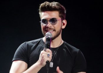 Com megaestrutura, Gustavo Mioto grava DVD marcante em Fortaleza