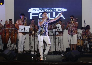 Encontro da Folia agitou o Ideal Clube com o bloco Vem Pra Ca