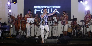 Encontro da Folia agitou o Ideal Clube com o bloco Vem Pra Ca