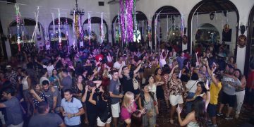 Encontro da Folia agitou o Ideal Clube com o bloco Vem Pra Ca