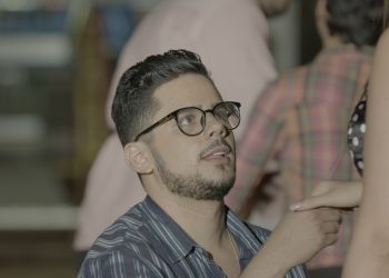 Em clima de comédia romântica, JM Puxado lança clipe cinematográfico para o hit “Sob Medida”