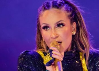 Cláudia Leitte divulga lançamento, tracklist e trecho do novo álbum “Bandera Move”