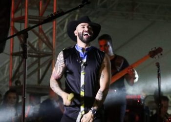 VillaMix Fortaleza reuniu nomes do sertanejo, forró e funk no estacionamento da Arena Castelão; veja as fotos