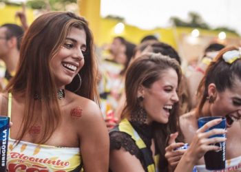 Se prepare para o primeiro Bloquinho de Verão 2020 com as coreografias do Fitdance