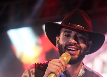 Gusttavo Lima convida para o Réveillon Colosso 2020