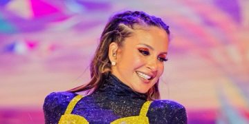 Claudia Leitte divulga trechos das novas músicas de “Bandera Move”