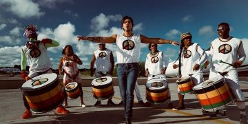 Luan Santana lança nova música com parceria de Léo Santana e Olodum