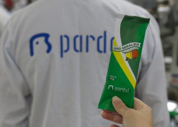 Pardal Sorvetes lança picolé de refrigerante de Caju em parceria com São Geraldo
