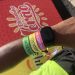 Pulseiras da “paquera” da DLT viram febre nos Bloquinhos de Verão 2020