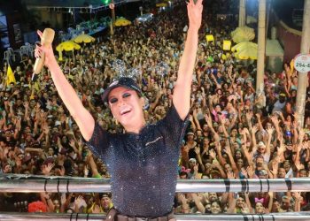 Grandes apresentações marcaram o primeiro dia de Carnaval em Salvador