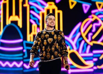 Jonas Esticado lança clipe da música “Bom Ator”