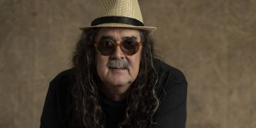 Grandes nomes do axé prestam uma última homenagem ao músico Moraes Moreira