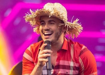 Wallas Arrais divulga novidades de live-show especial de São João