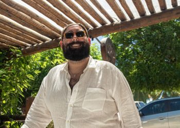 Luiz Victor Torres escolhe Icaraizinho de Amontada para renovar as energias