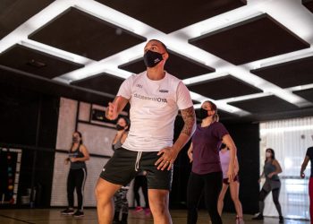 Professor de FitDance da AYO Fitness Club é eleito o instrutor de melhor técnica de ensino da modalidade swag no Brasil