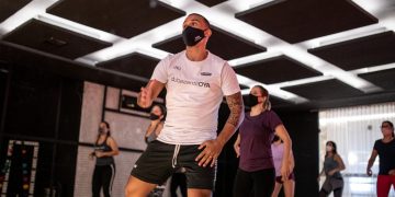 Professor de FitDance da AYO Fitness Club é eleito o instrutor de melhor técnica de ensino da modalidade swag no Brasil