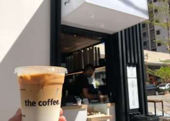 Café urbano com receitas próprias e inspiração japonesa: franquia The Coffee chega ao NE com primeira loja em Fortaleza