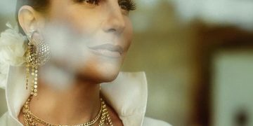 Ivete Sangalo é capa da revista F*Hits