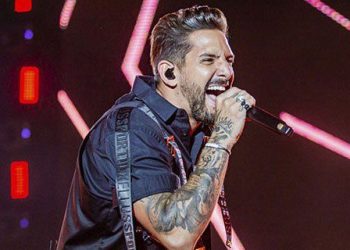 Banda Eva e Bloco Fica Comigo realizam show drive-in