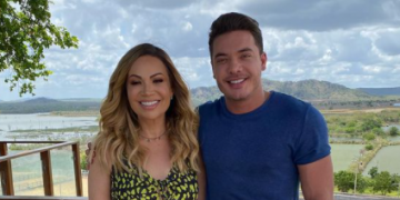 Solange Almeida publica foto ao lado de Wesley Safadão e faz suspense sobre novidades