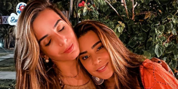 Lauana Prado curte litoral cearense com namorada