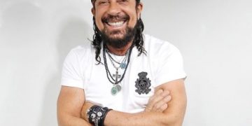 Bell Marques toma 2ª dose da vacina contra a covid-19