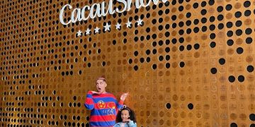 Bufo: Yarley Ara, Ariete Ara e Rayssa Bezerra visitam fábrica da Cacau Show em SP e divertem seguidores