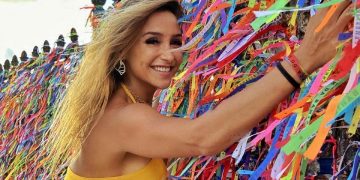 Sósia da Claudia Leitte será rainha de bateria; saiba mais