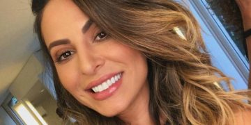 Cantora Alinne Rosa é vacinada contra COVID-19 na Bahia; confira