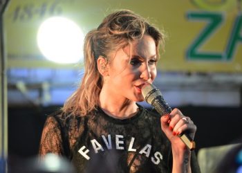 Claudia Leitte revela detalhes sobre sua primeira passagem pelo Fortal: ‘Eu vi meu sonho se realizar ali’