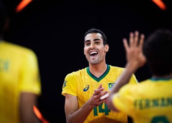 Jogador de vôlei da seleção brasileira vira sensação na web; saiba o motivo