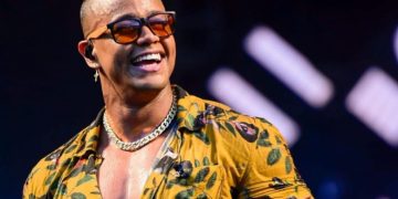 Léo Santana atualiza repertório e prepara CD promocional