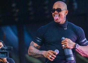 Léo Santana anuncia show para gravação de novo CD neste final de semana
