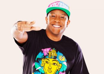 Márcio Victor, do Psirico, toma 1ª dose da vacina contra COVID-19