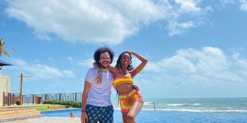 Ex-BBBs, João Luiz e Camilla de Lucas se reencontram no Beach Park