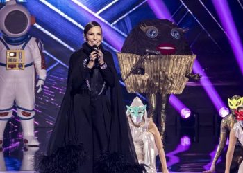 Confira as apresentações luxuosas que marcaram a estreia de ‘The Masked Singer Brasil’