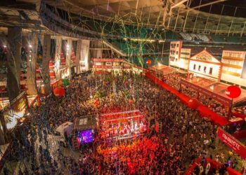 Festa de Carnaval Indoor em Salvador terá shows de Harmonia do Samba e Barões da Pisadinha; confira