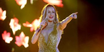 Claudia Leitte faz show presencial no Brasil pela primeira vez; confira